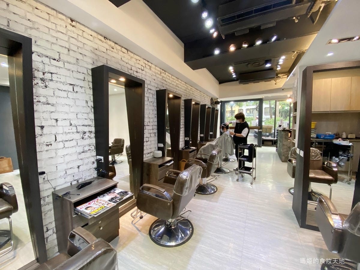 Fin salon 14.JPG Fin salon 14.JPG
