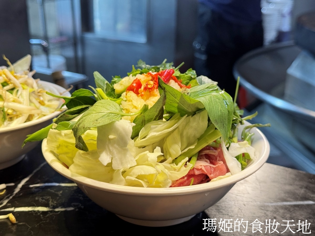 元潮蒙古烤肉酸菜白肉鍋｜現炒蒙古烤肉＋酸香夠味火鍋