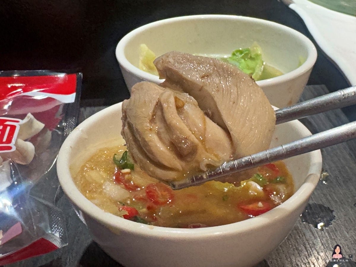 肉多多火鍋 新莊和興店｜平日午餐，自助吃到飽 268 元起，壽星再送肉盤蛋糕超有誠意！