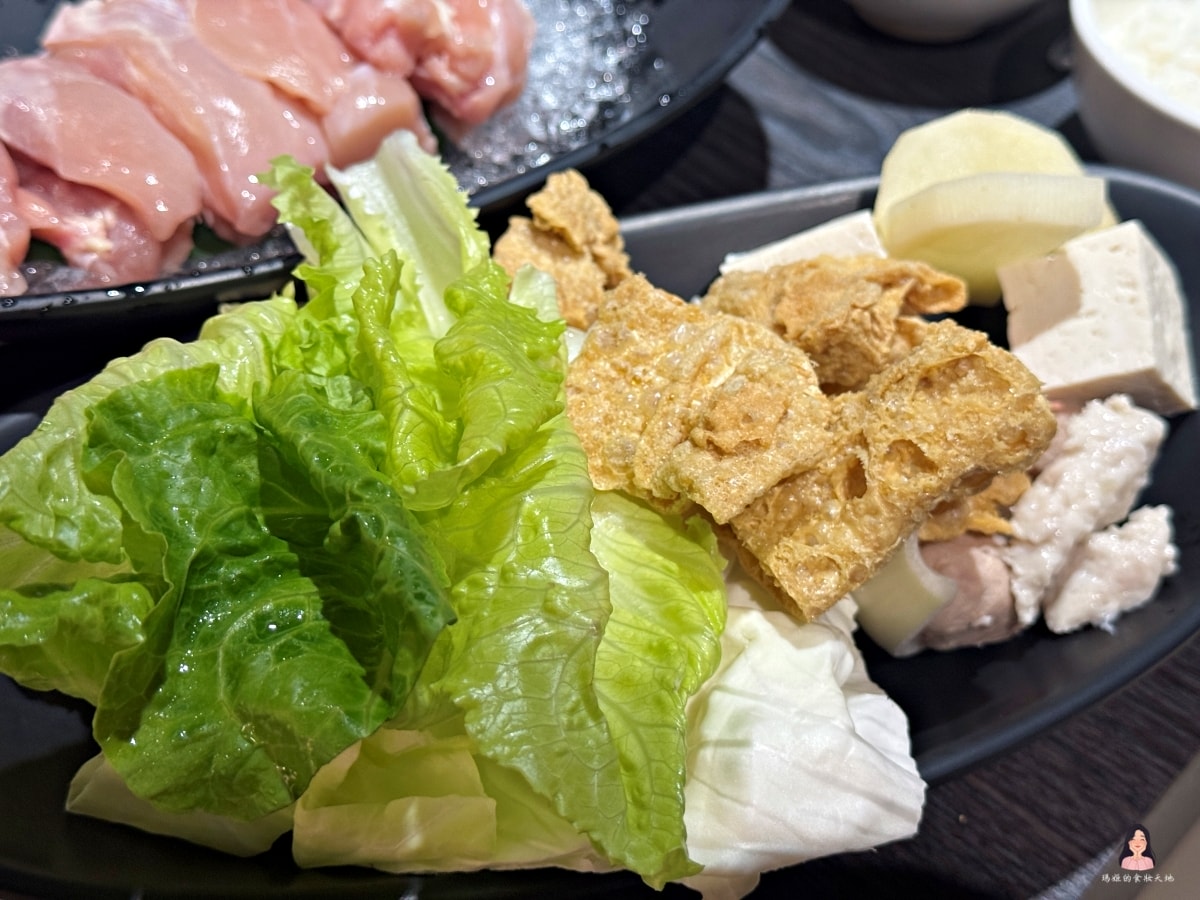 肉多多火鍋 新莊和興店｜平日午餐，自助吃到飽 268 元起，壽星再送肉盤蛋糕超有誠意！