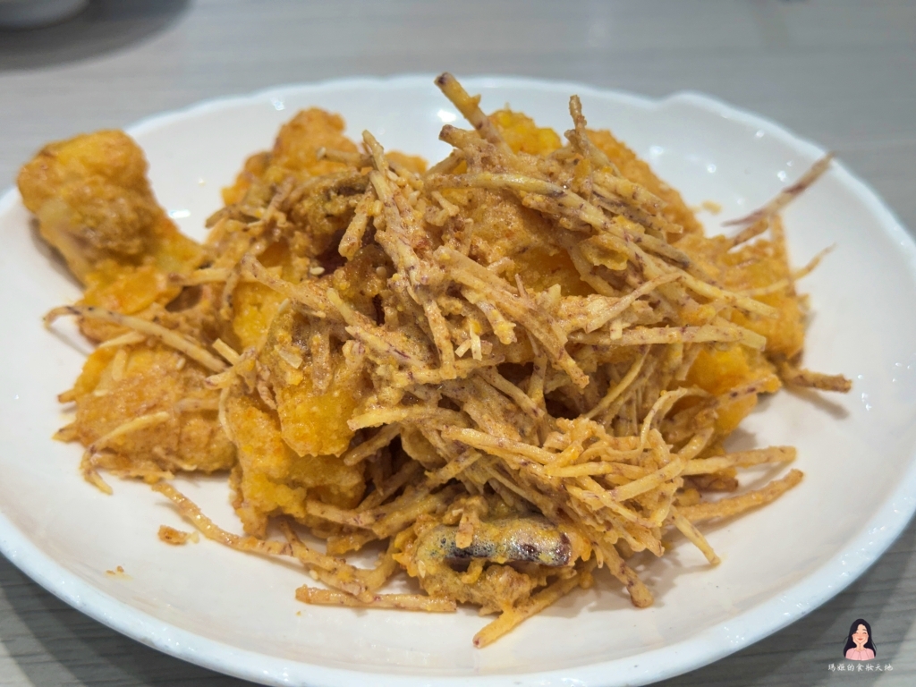 龜山美食｜老油條家常菜，在地人激推高CP值熱炒！招牌老油條、金沙軟絲、南乳焢肉每道都超下飯
